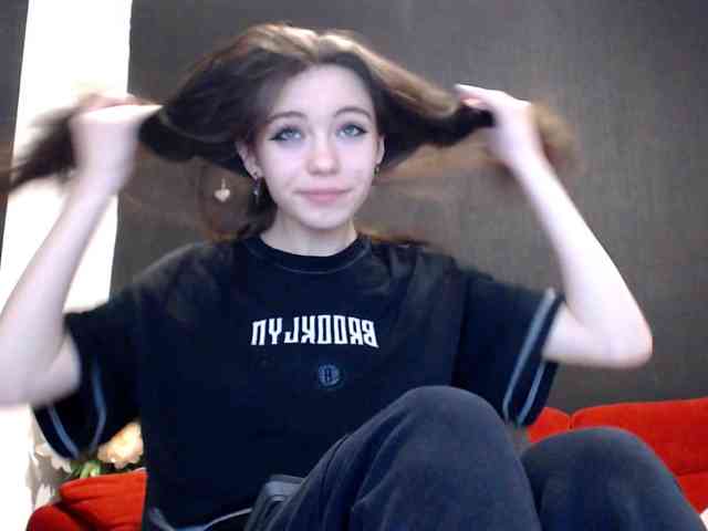 danielle-morina's live room