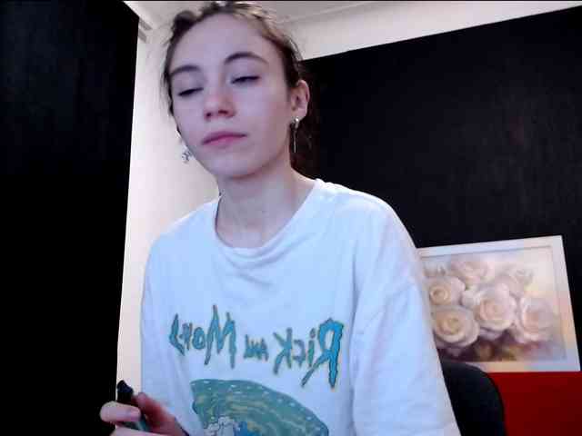 Danielle-Morina Sex Cam Show