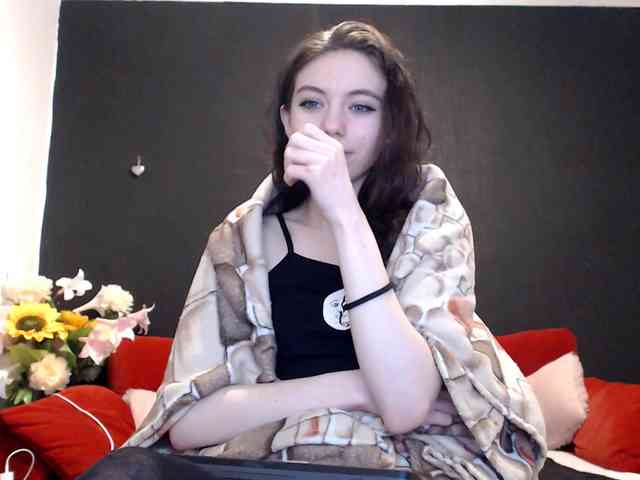 danielle-morina's live room