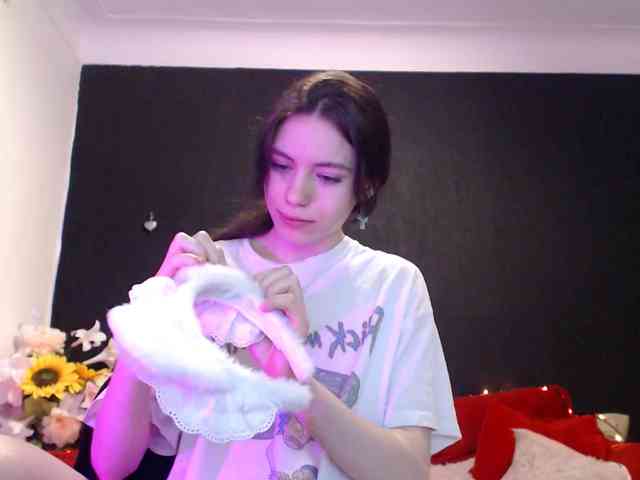 danielle-morina's live room