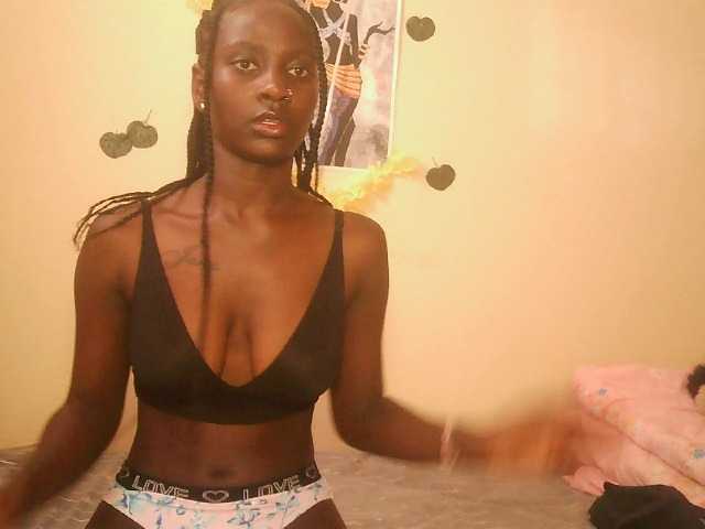 QueenEnergy live cam on BongaCams