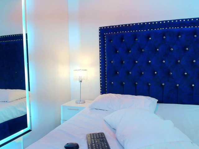Alissa-Alann live cam on BongaCams