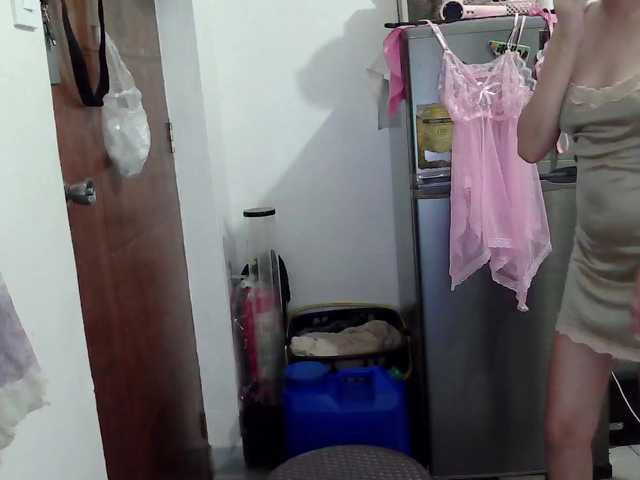 PeachyBabe live cam on BongaCams