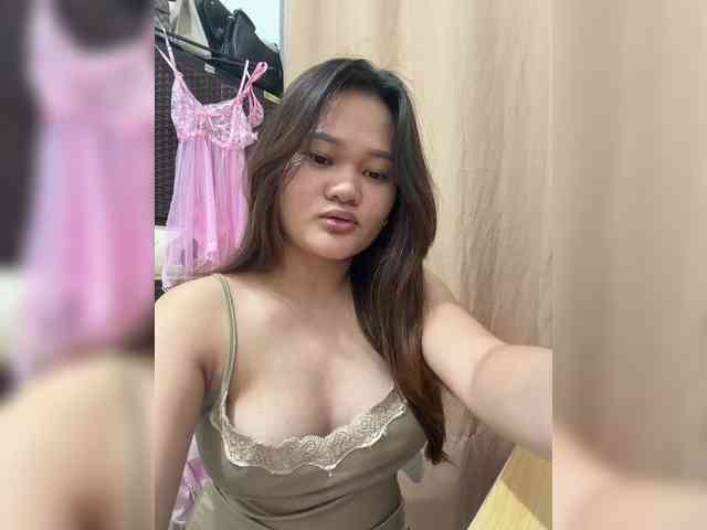 Peachybabe's cam show statistics and live stream