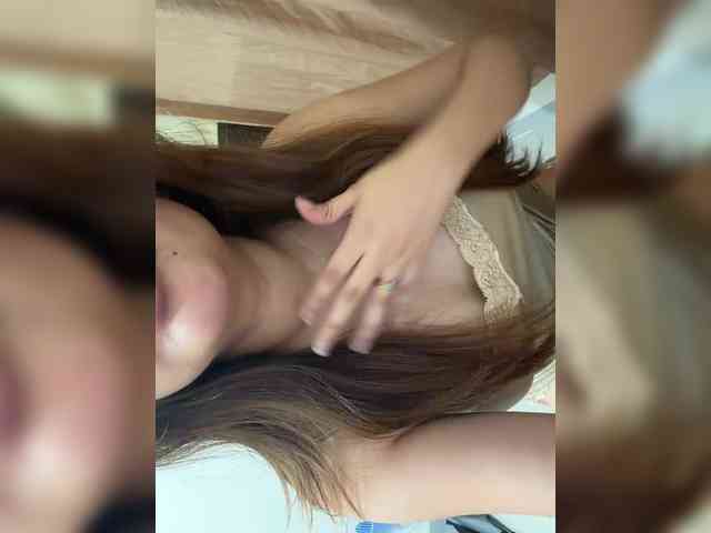 PeachyBabe webcam