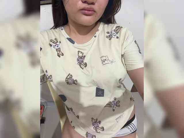 PeachyBabe webcam