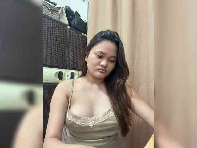 Peachybabe's cam show statistics and live stream