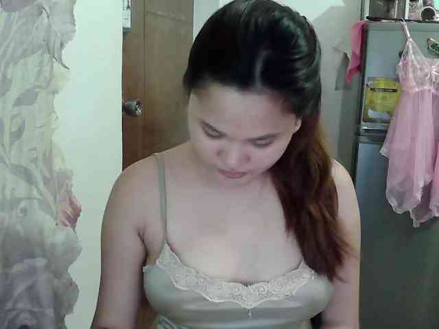 Model: PeachyBabe