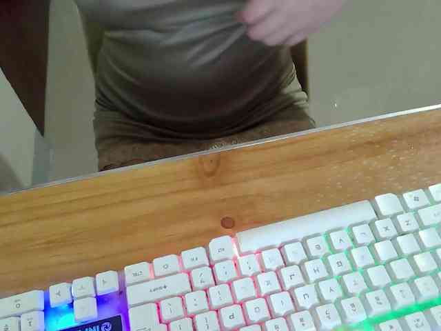 PeachyBabe webcam