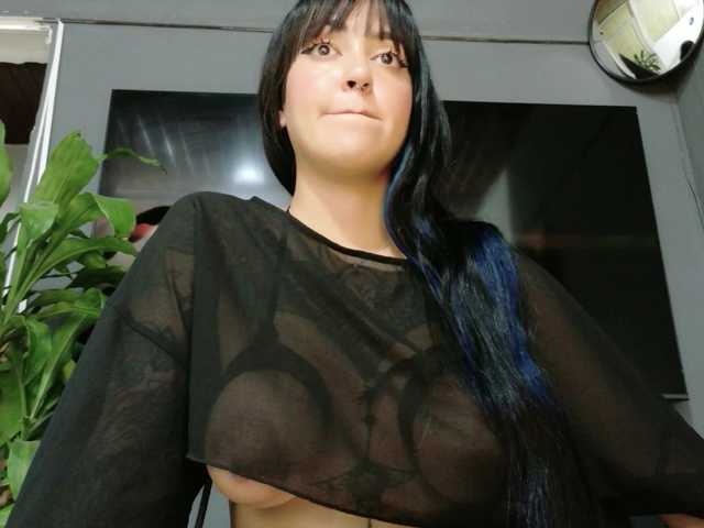 Medusa03 live cam on BongaCams