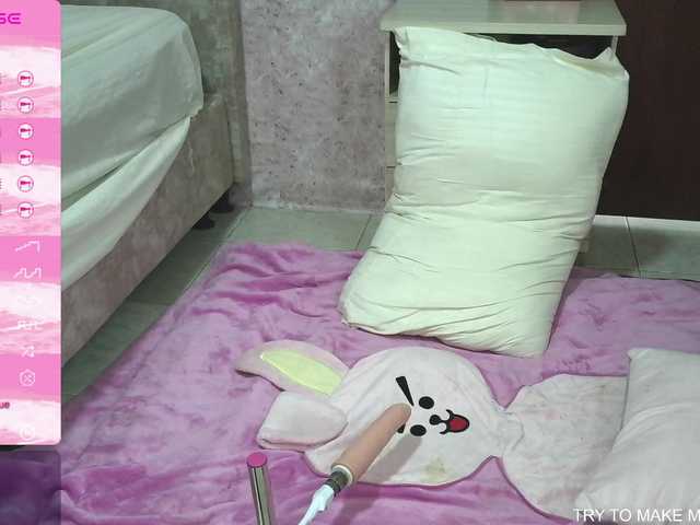 cutiemoon live cam on BongaCams