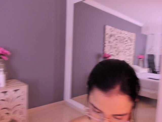 KarinaVega live webcam show