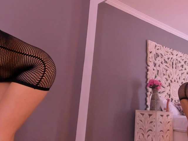 KarinaVega live cam on BongaCams