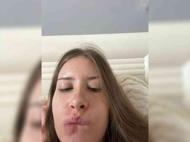 Luxxxuu webcam