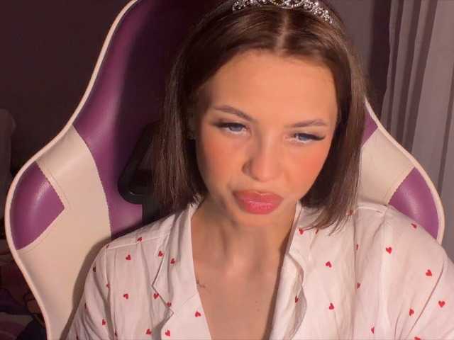 LaMiraPic live cam on BongaCams