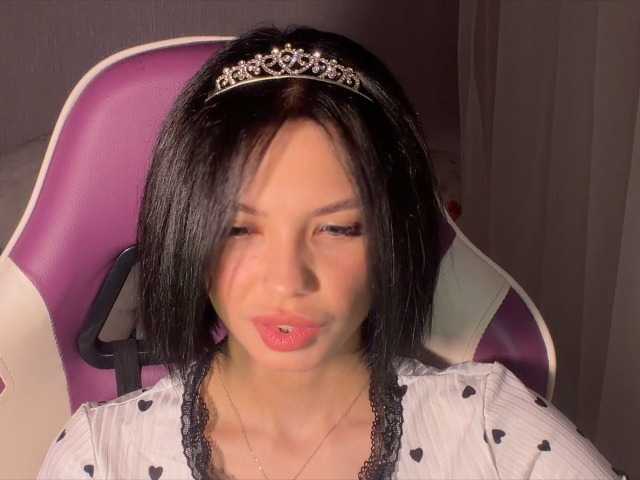 LaMiraPic live cam on BongaCams