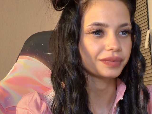 LaMiraPic live cam on BongaCams