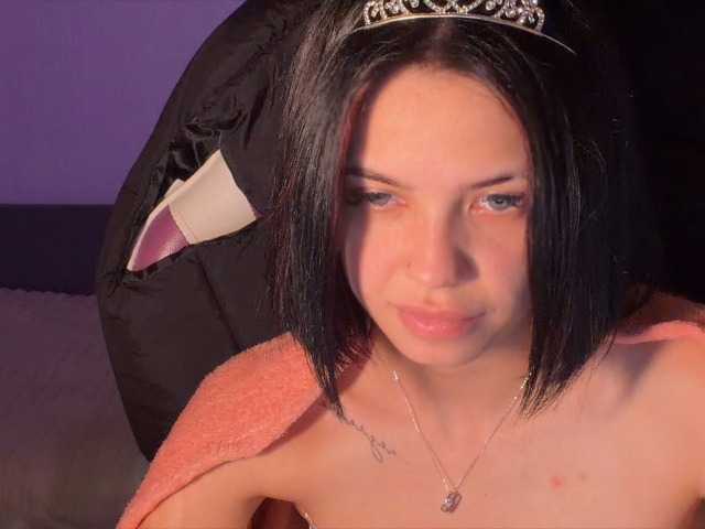 LaMiraPic live cam on BongaCams