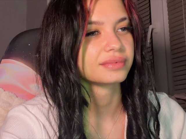 LaMiraPic, en directo ahora en BongaCams