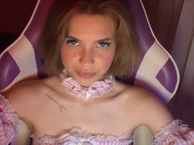 LaMiraPic live cam on BongaCams