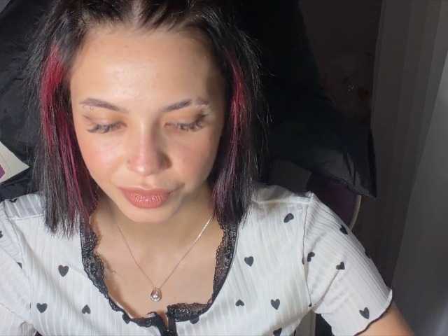 LaMiraPic live cam on BongaCams