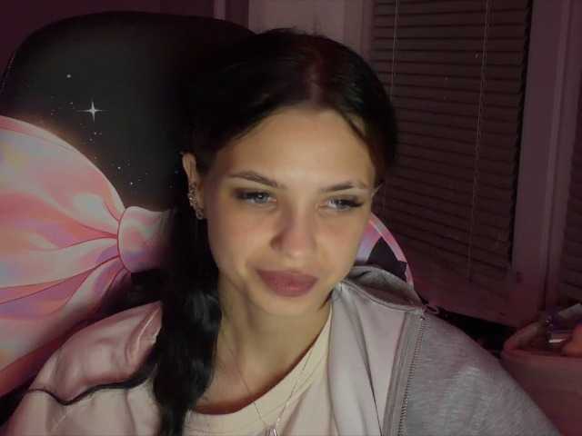 LaMiraPic live cam on BongaCams