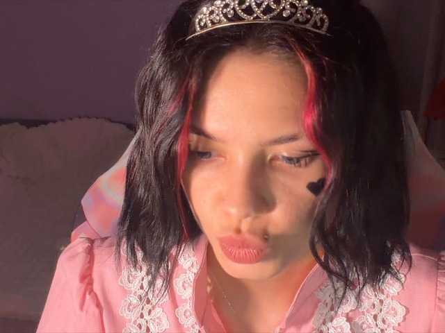 LaMiraPic live cam on BongaCams