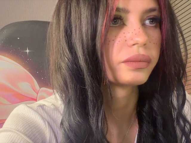 LaMiraPic, live now on BongaCams