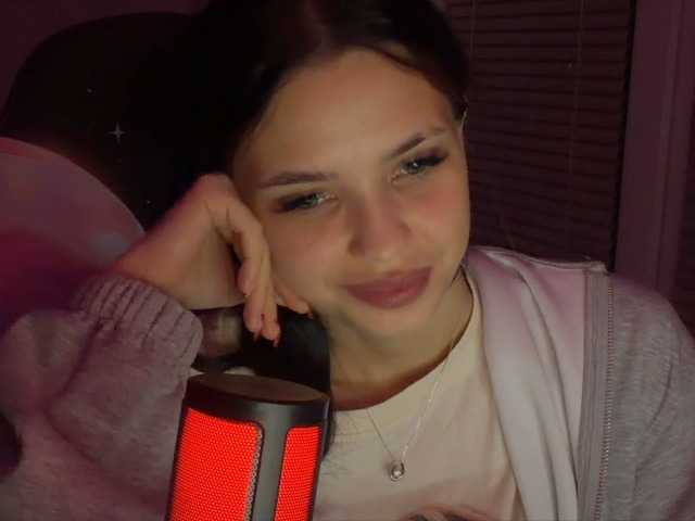LaMiraPic live cam on BongaCams