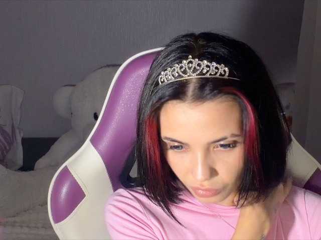 LaMiraPic live cam on BongaCams