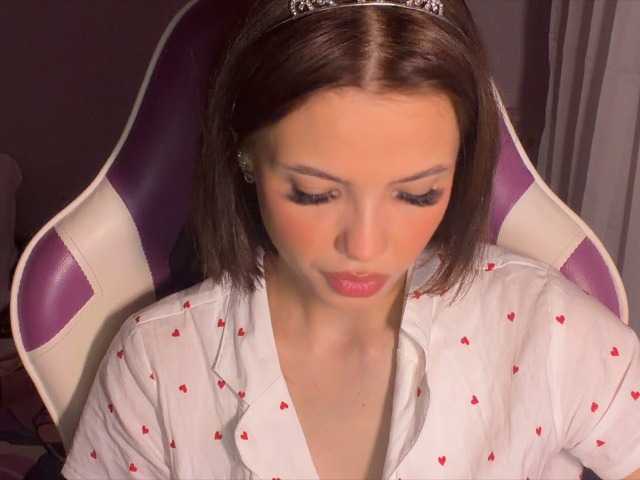 LaMiraPic live cam on BongaCams
