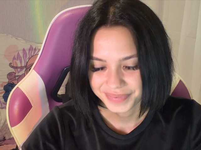 LaMiraPic live cam on BongaCams
