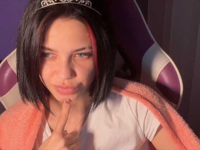 LaMiraPic live cam on BongaCams