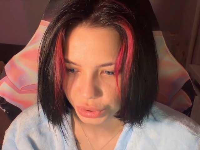 LaMiraPic live cam on BongaCams