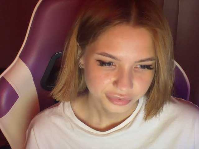 LaMiraPic, 22 y/o - Live Cam on BongaCams