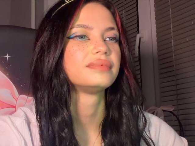 LaMiraPic live cam on BongaCams