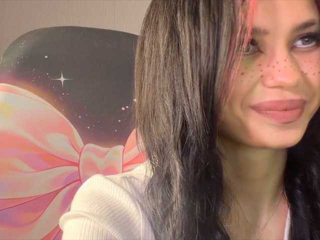 LaMiraPic, en directo ahora en BongaCams