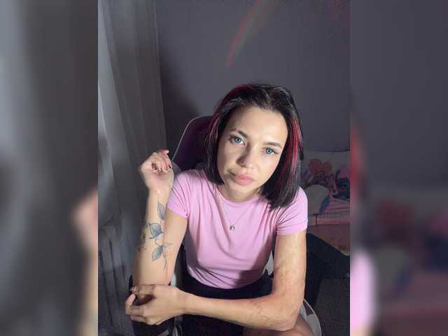 LaMiraPic live cam on BongaCams