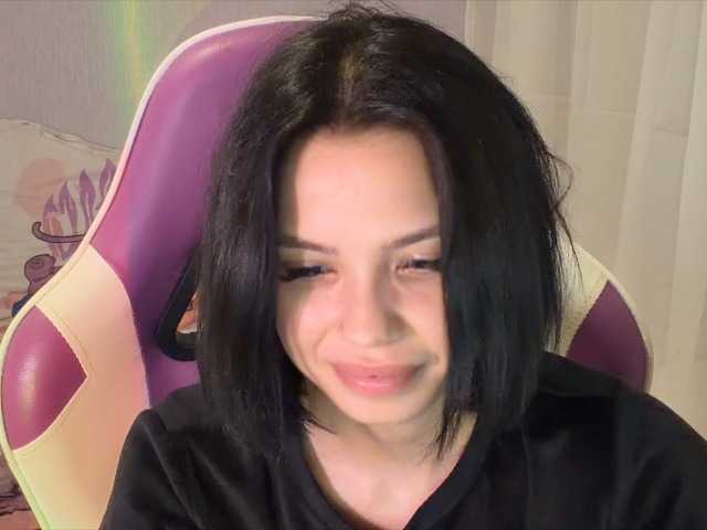LaMiraPic live cam on BongaCams
