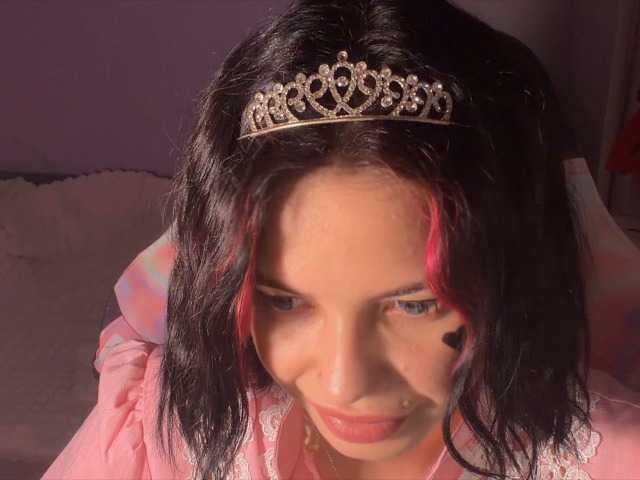 LaMiraPic live cam on BongaCams