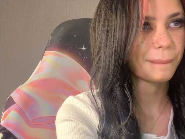LaMiraPic, en directo ahora en BongaCams