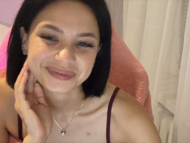 LaMiraPic live cam on BongaCams