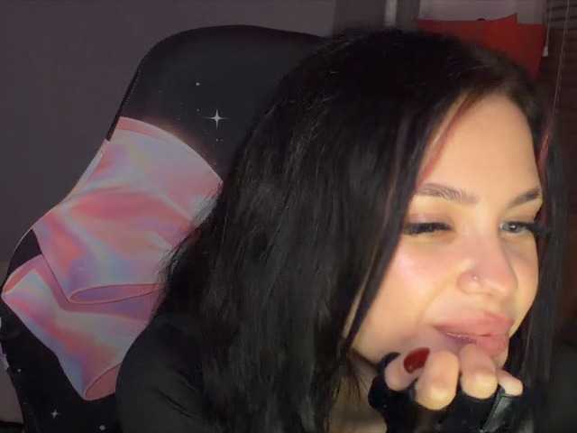 LaMiraPic live cam on BongaCams