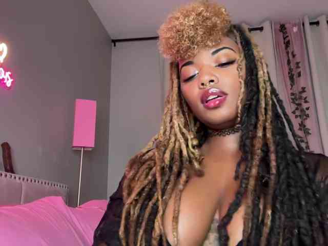 1QueenDome webcam