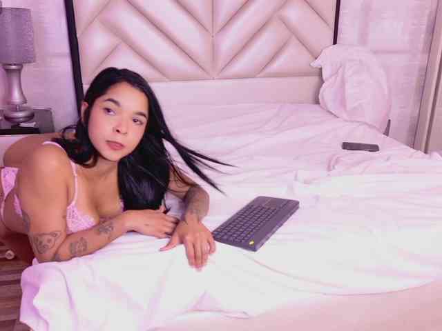 ArianaFontanie webcam