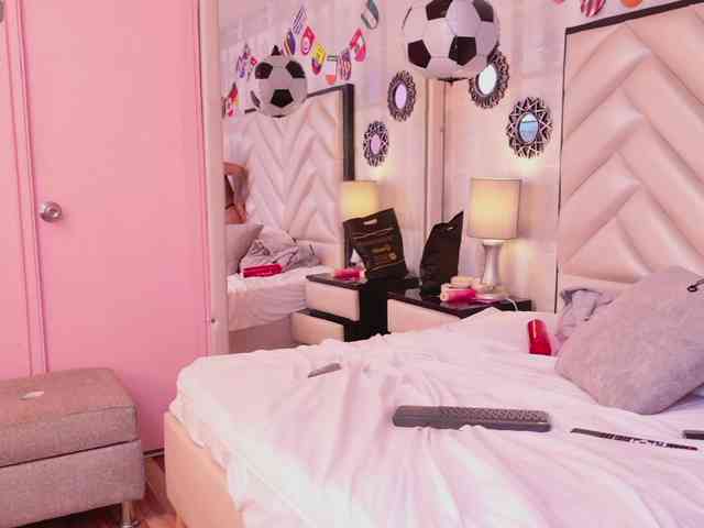ArianaFontanie webcam