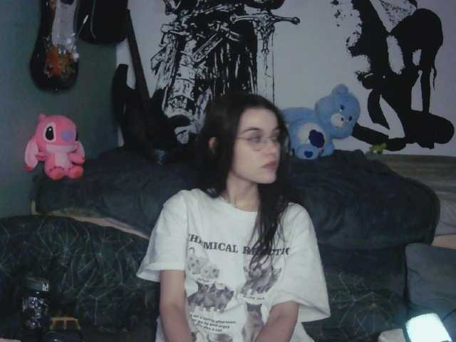 kitsun0ira live webcam show