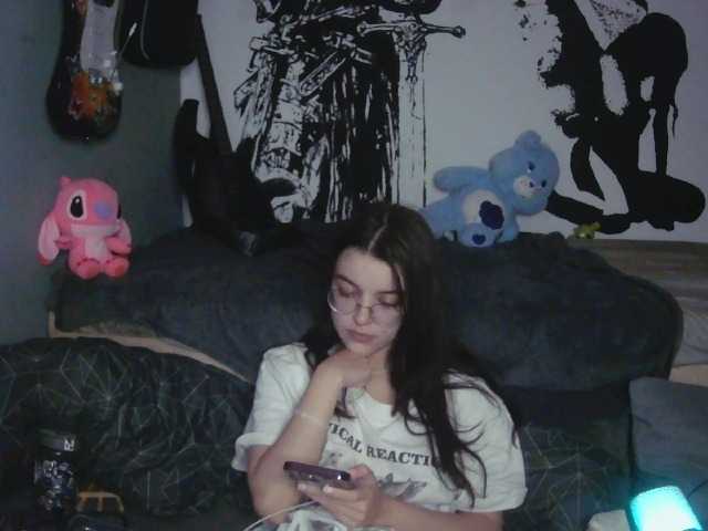 kitsun0ira live cam on BongaCams
