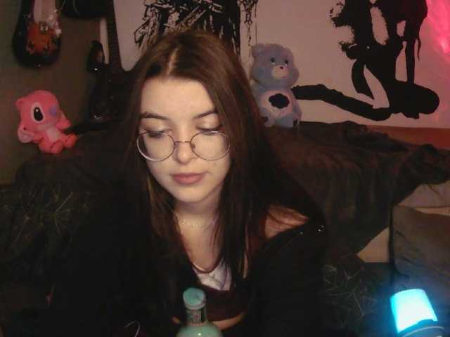 kitsun0ira live cam on BongaCams