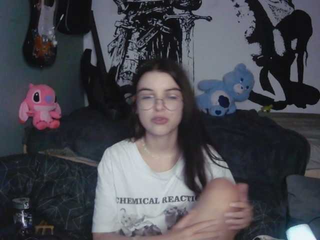 kitsun0ira live webcam show